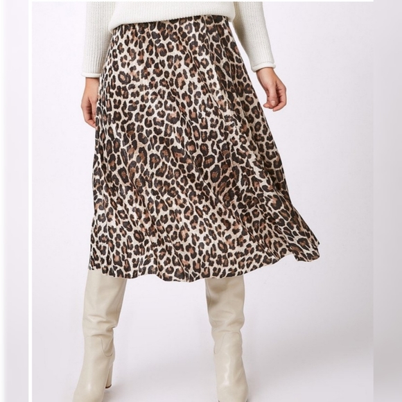 Milan kiss Dresses & Skirts - Leopard Midi skirt from Milan kiss